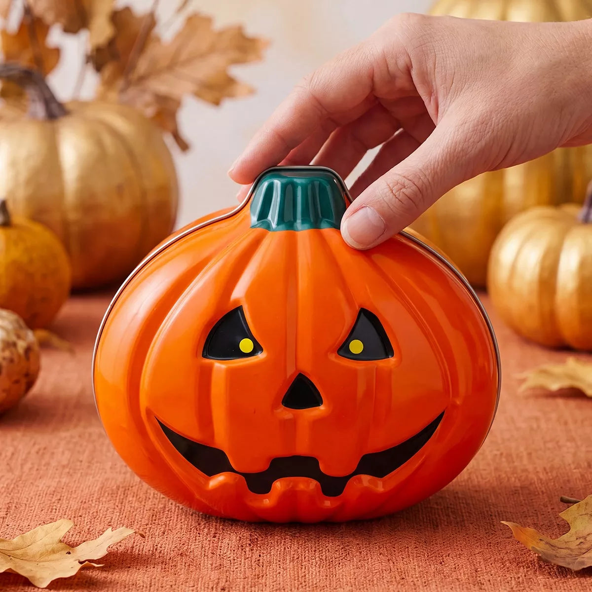 Pumpkin-shaped Halloween storage box – view 4